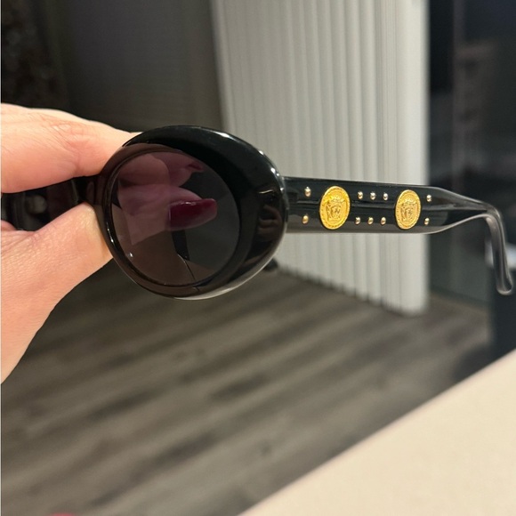 Authentic Gianni Versace Medusa Sunglasses - Picture 9 of 10